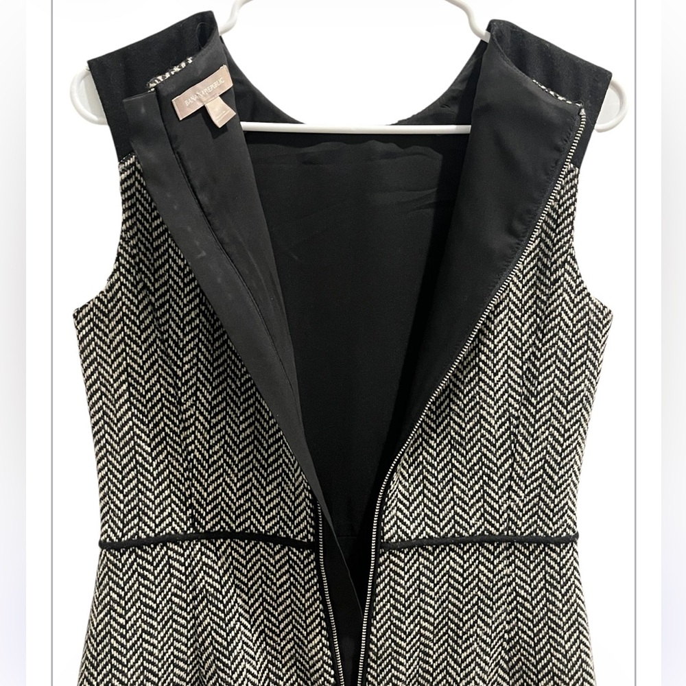 Banana Republic Size 4 Sleeveless Black Sheath with Herringbone Trim Wool Blend - Picture 3 of 9